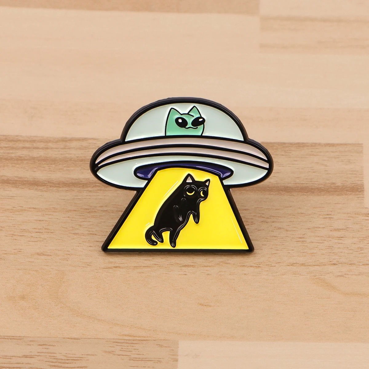 UFO Alien Emaille Pin Zwarte K - Model Kit Ufo recensie en prijs